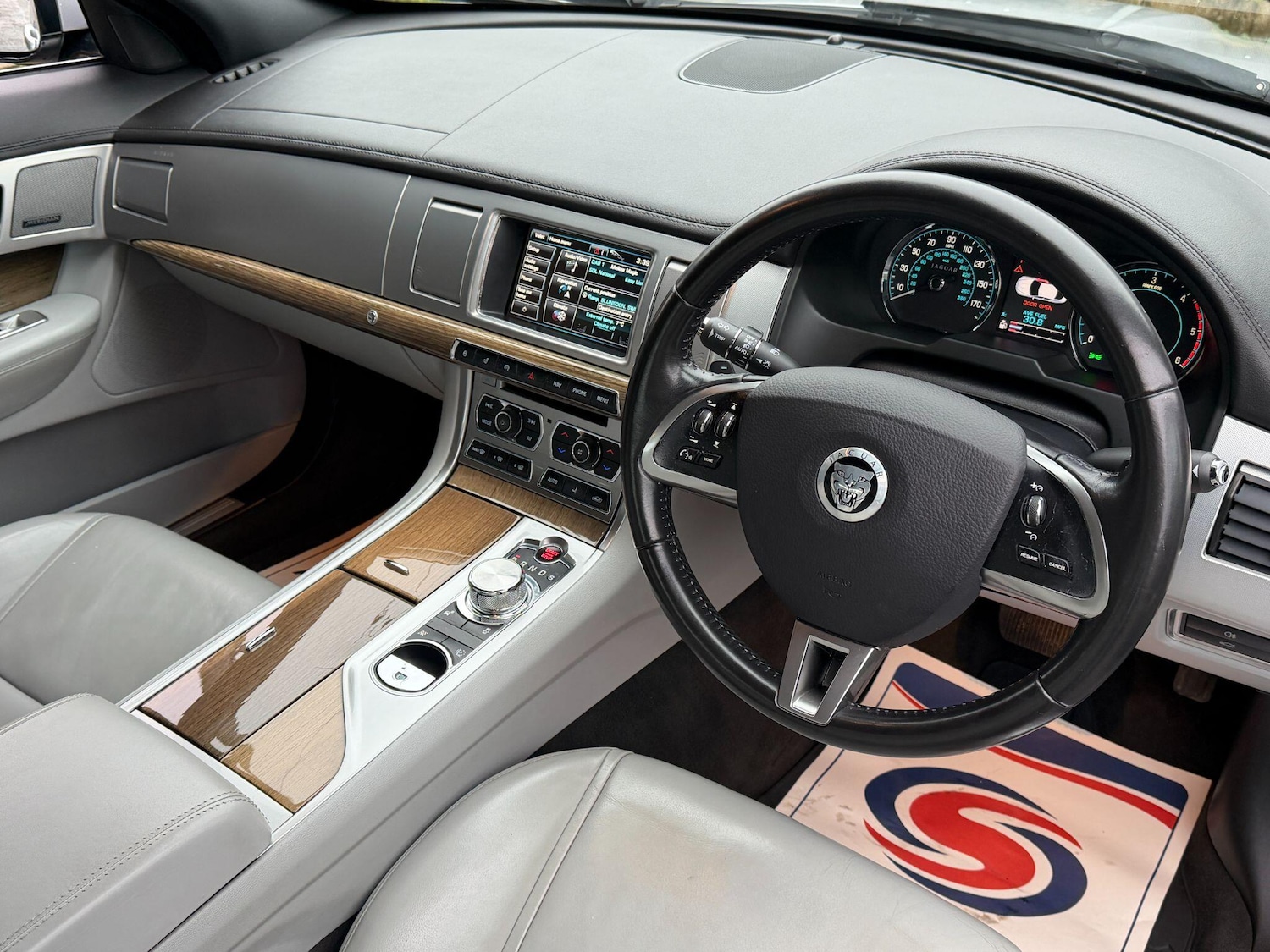 Used Jaguar XF 2013 for sale - 77523677: Photo 7