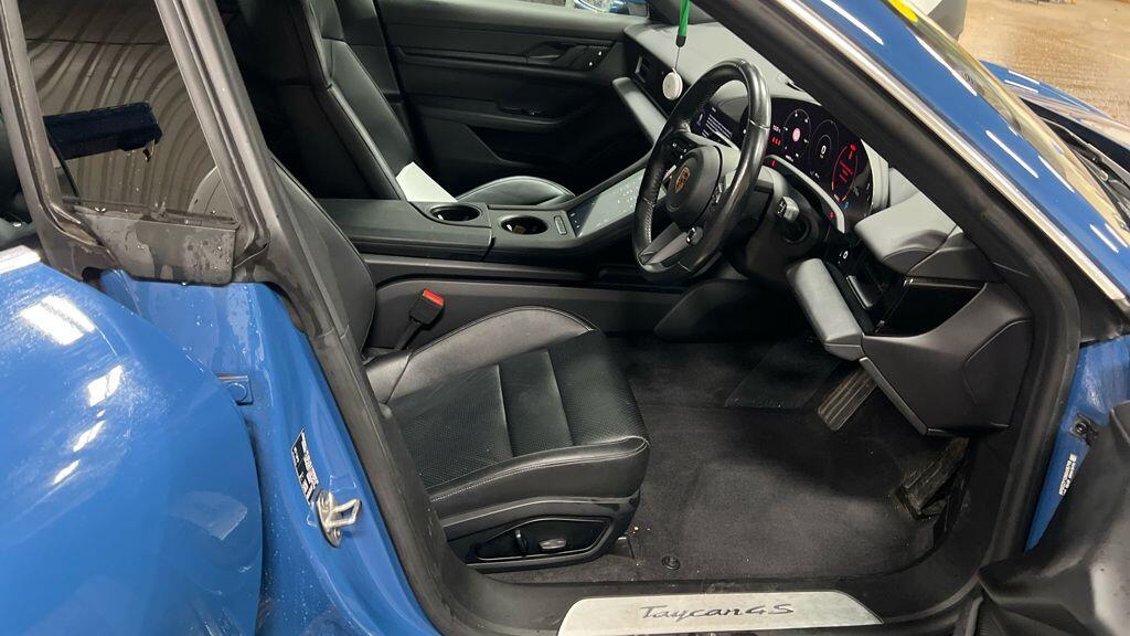 Used Porsche Taycan 2021 for sale - 77175151: Photo 21