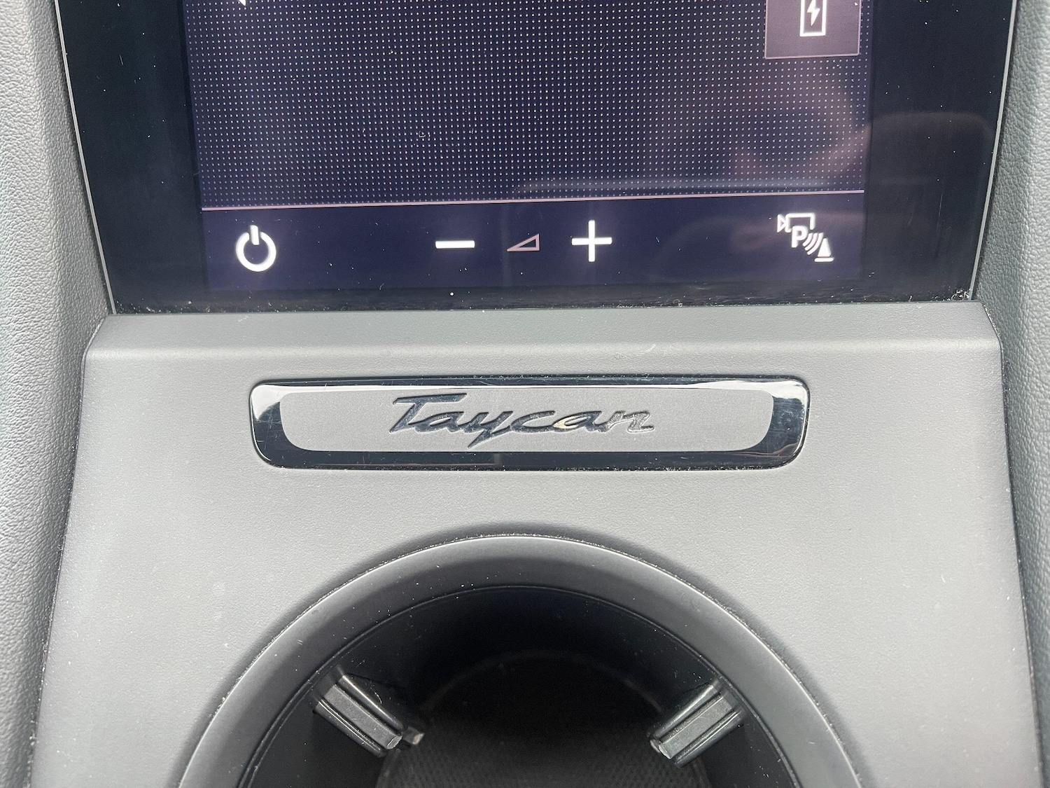 Used Porsche Taycan 2021 for sale - 77175151: Photo 24