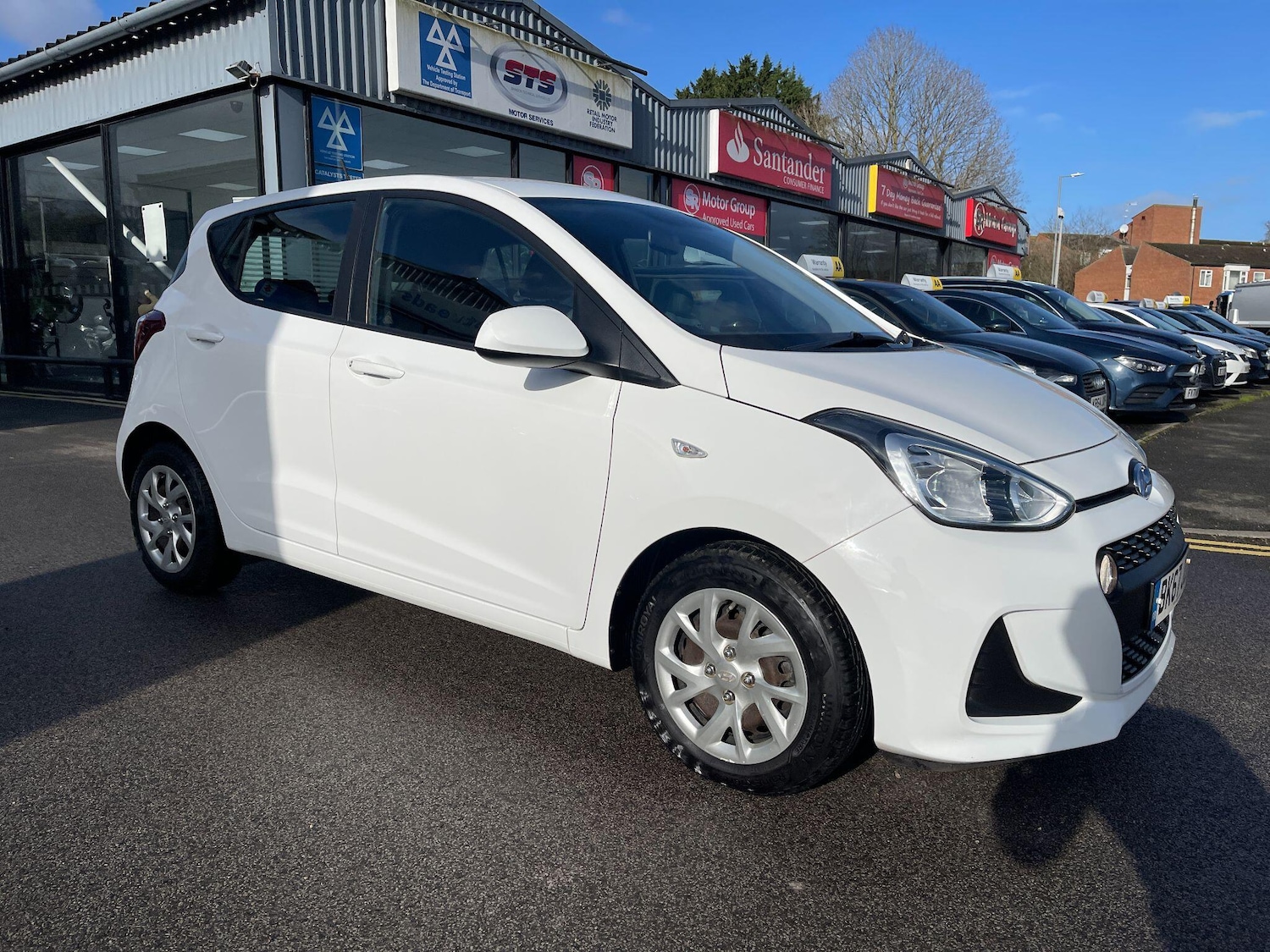 Used Hyundai i10 2017 for sale - 77853857: Photo 2