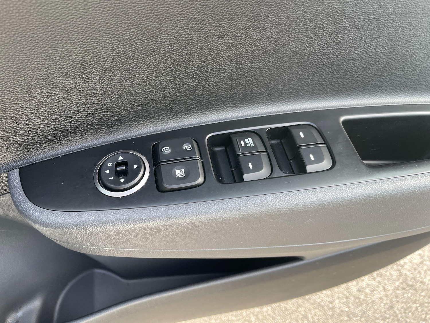 Used Hyundai i10 2017 for sale - 77853857: Photo 23