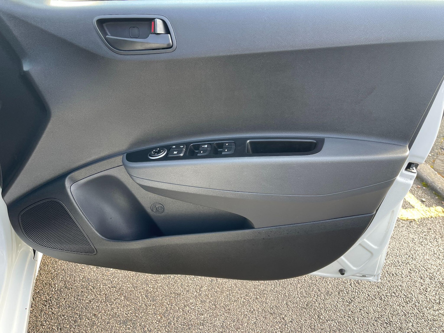 Used Hyundai i10 2017 for sale - 77853857: Photo 25