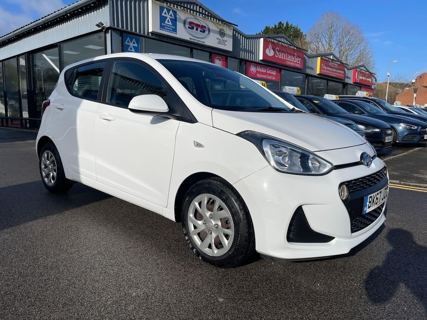 Used Hyundai i10 2017 for sale - 77853857: Photo 3