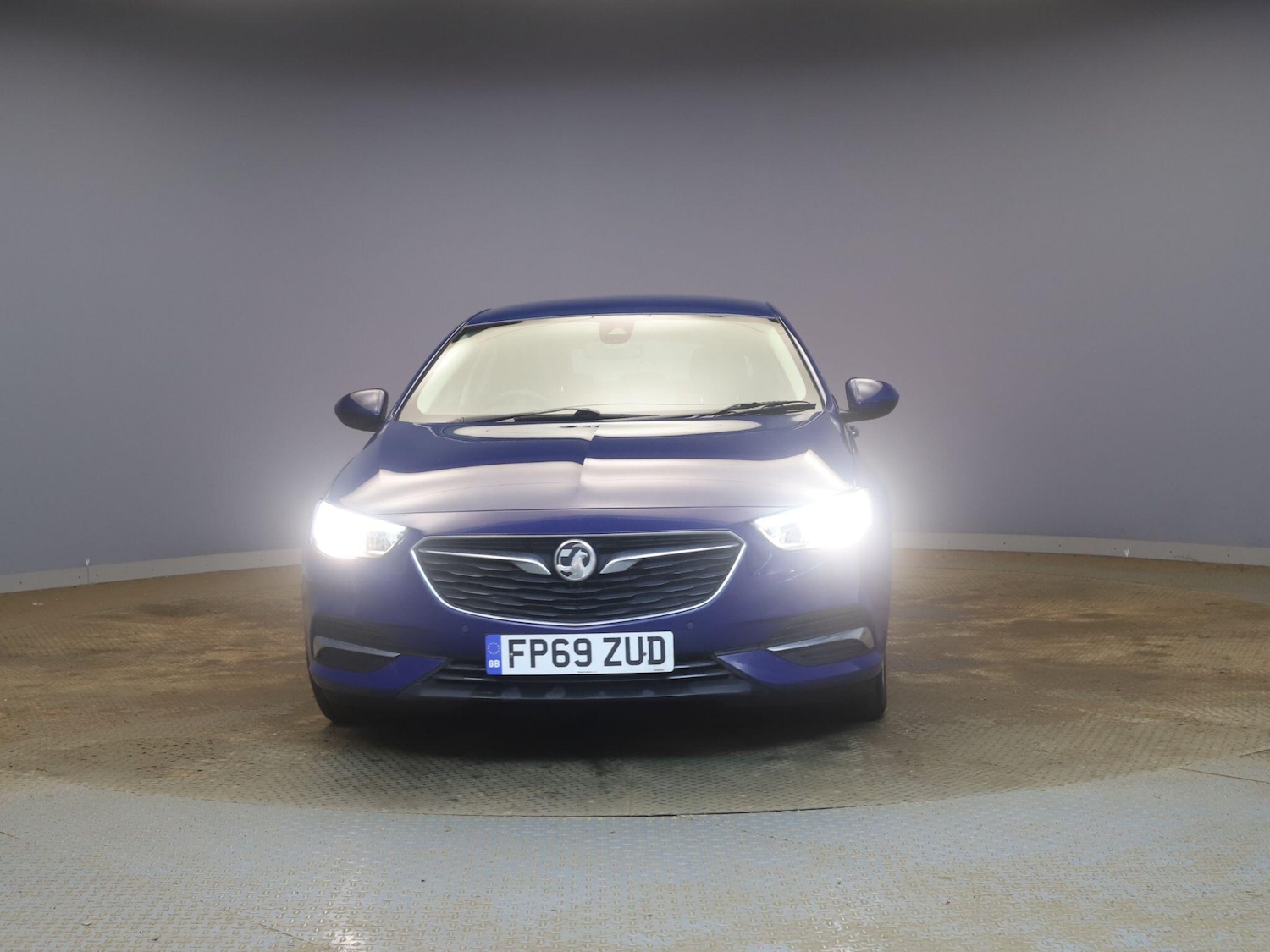 Used Vauxhall Insignia 2020 for sale - 76964489: Photo 2