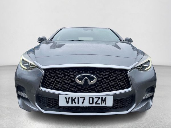 Used Infiniti Q30 2017 for sale - 76295862: Photo 2