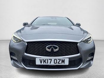 Used Infiniti Q30 2017 for sale - 76295862: Photo 2