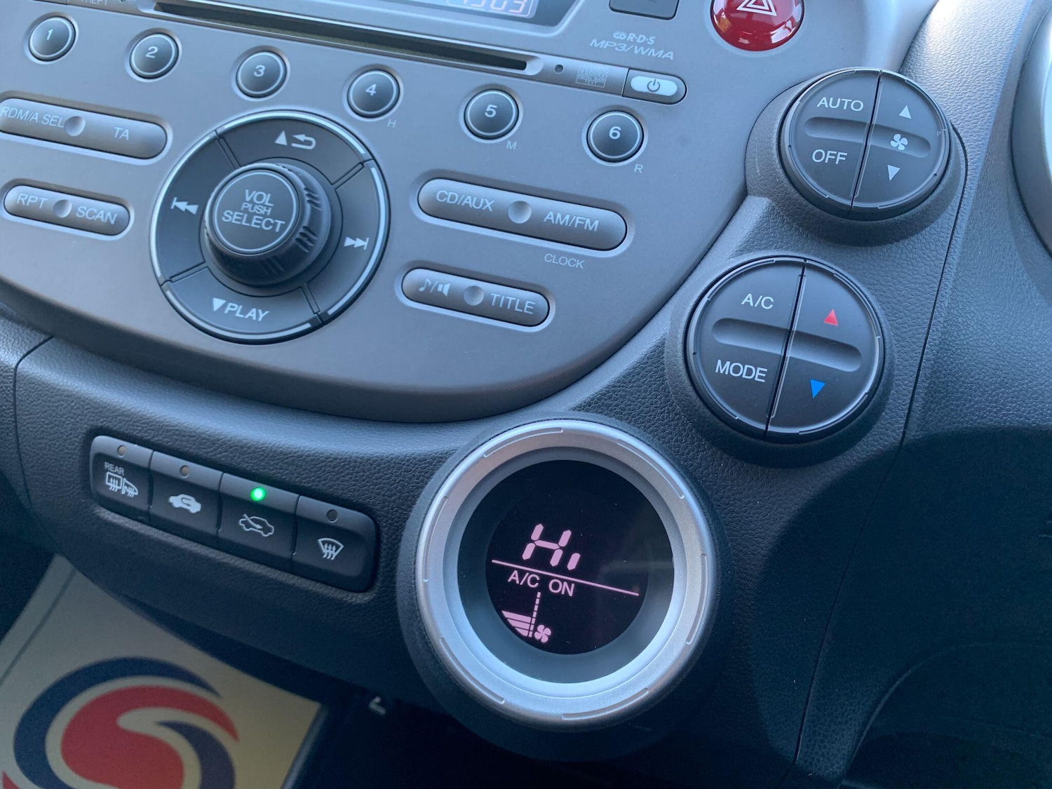 Used Honda Jazz 2010 for sale - 76620450: Photo 12