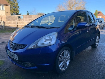 Used Honda Jazz 2010 for sale - 76620450: Photo