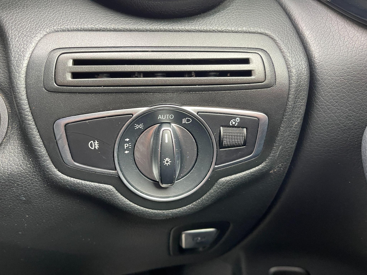 Used Mercedes-Benz GLC 2019 for sale - 77497193: Photo 19