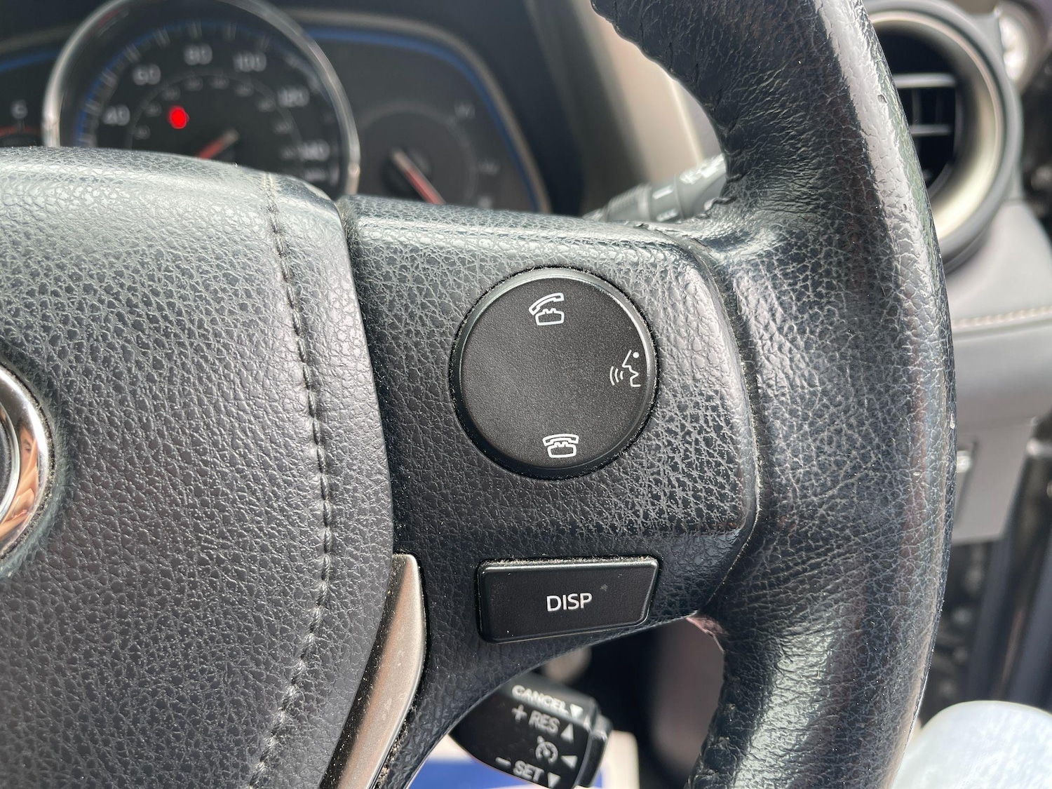 Used Toyota RAV4 2014 for sale - 76759779: Photo 40