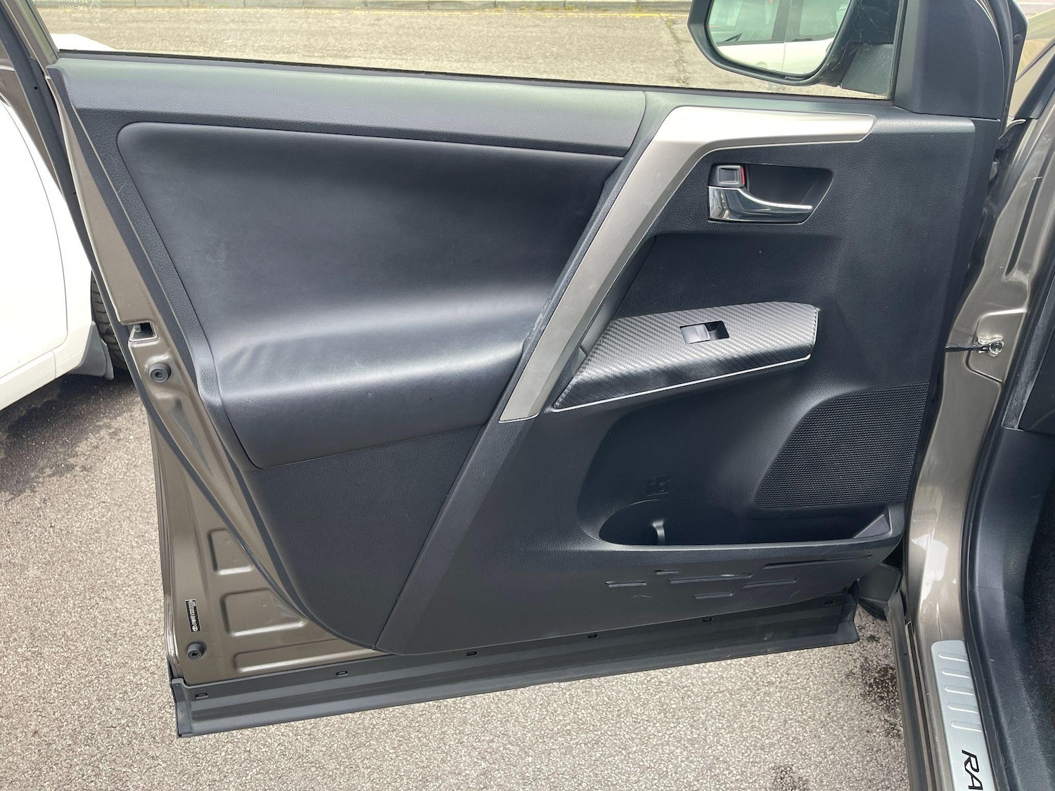 Used Toyota RAV4 2014 for sale - 76759779: Photo 42