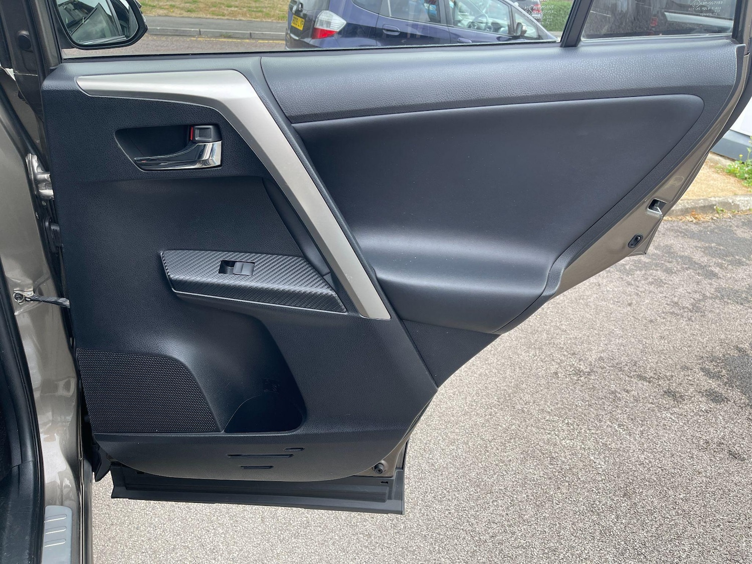 Used Toyota RAV4 2014 for sale - 76759779: Photo 44