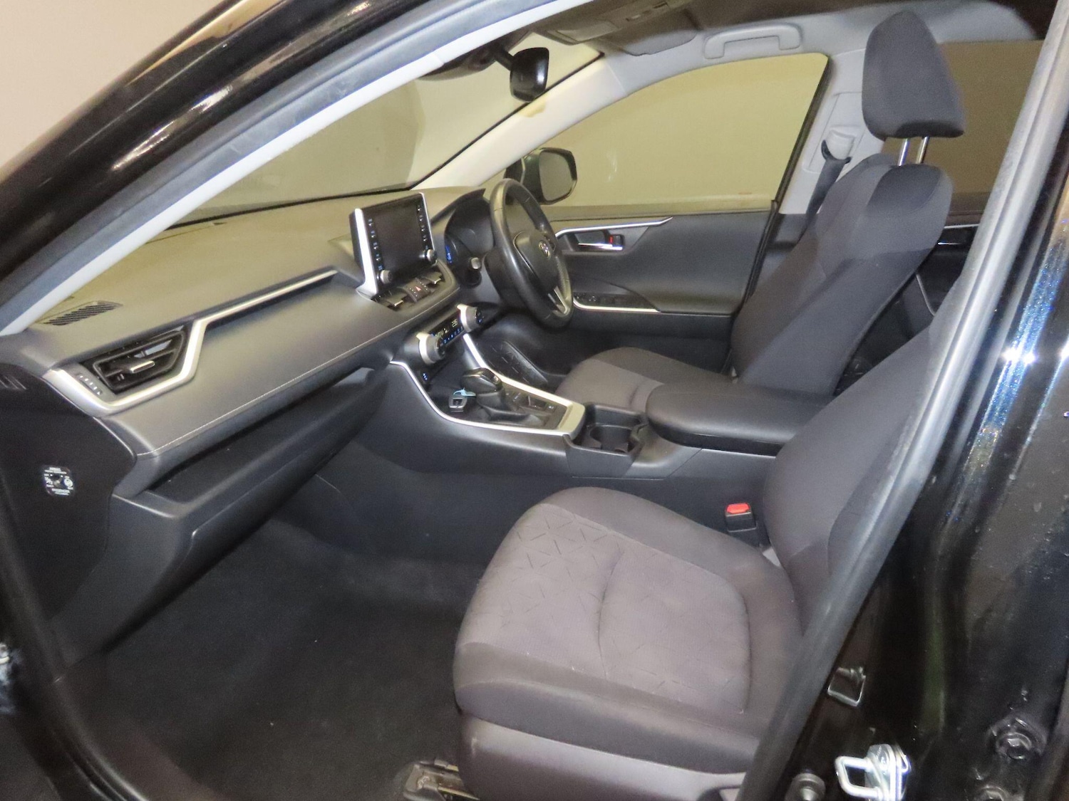 Used Toyota RAV4 2021 for sale - 76409438: Photo 11