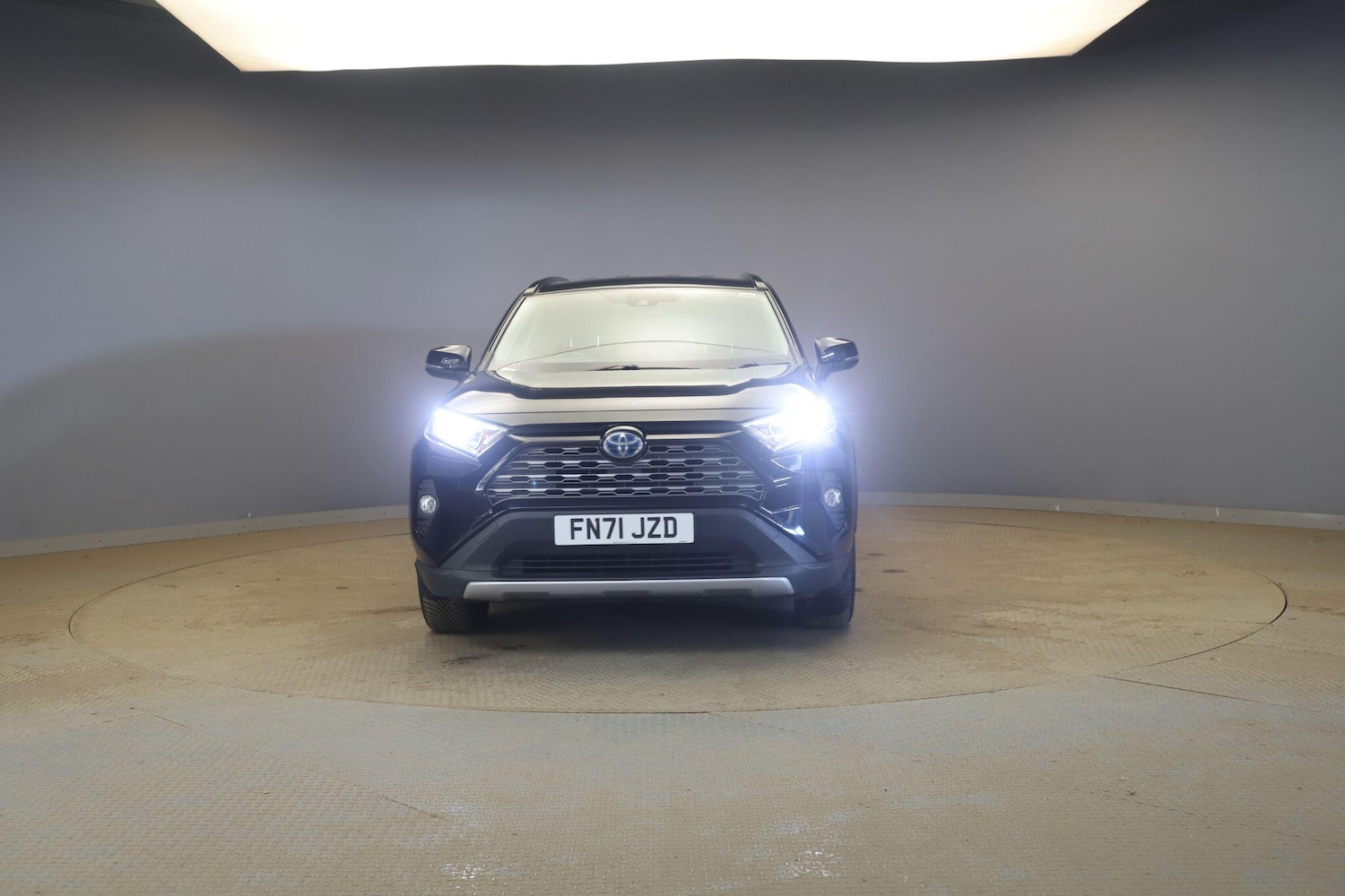 Used Toyota RAV4 2021 for sale - 76409438: Photo 2