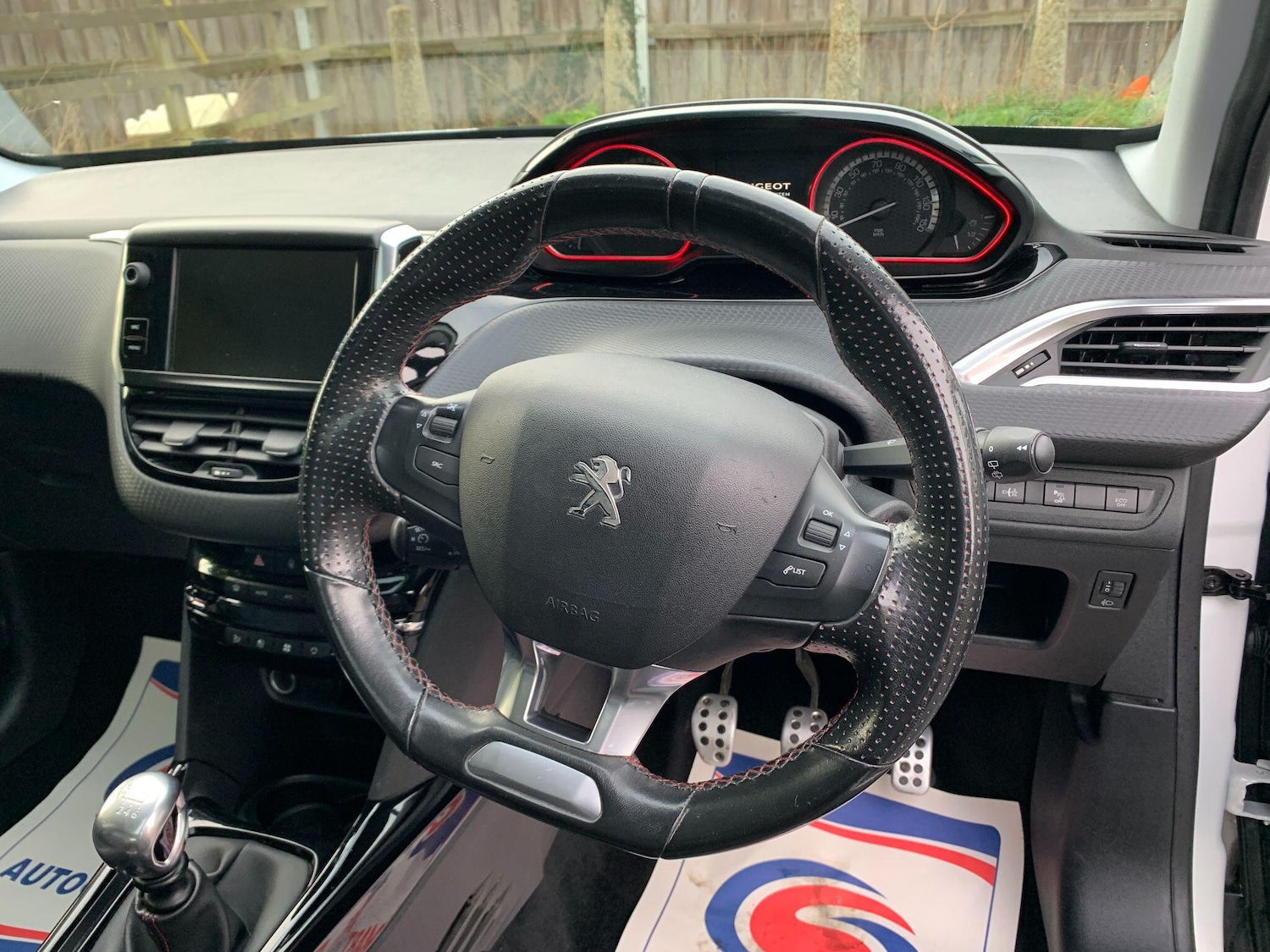 Used Peugeot 2008 2017 for sale - 76214025: Photo 8