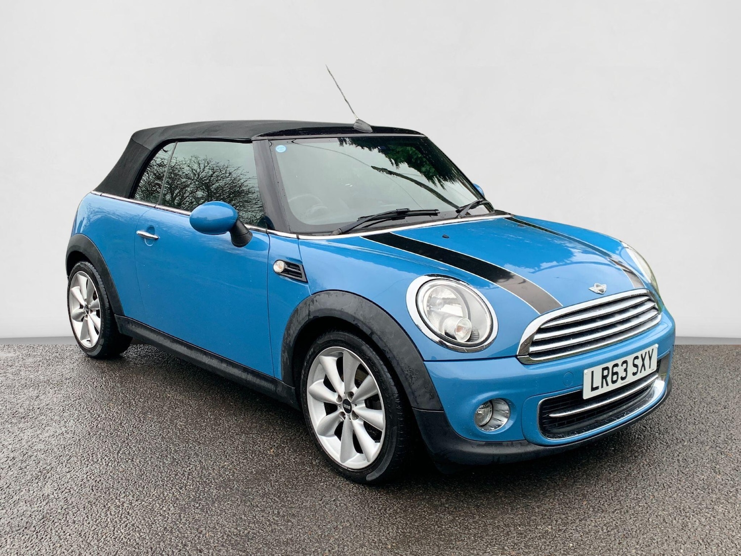 Used MINI Convertible 2013 for sale - 76752407: Photo 2