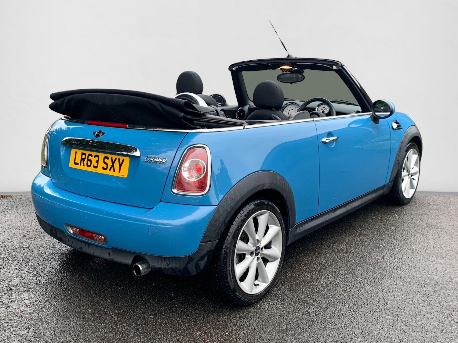Used MINI Convertible 2013 for sale - 76752407: Photo 8