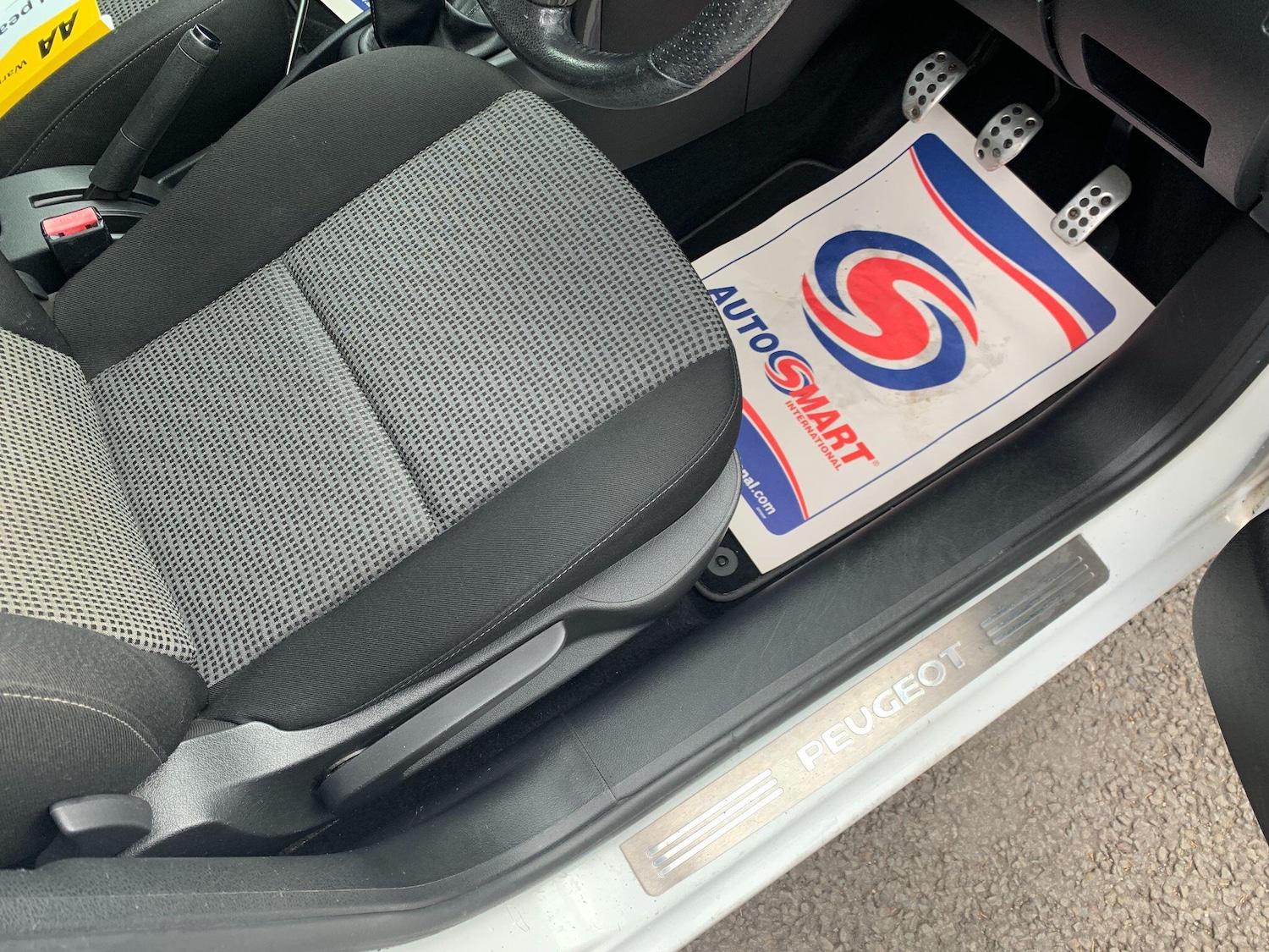 Used Peugeot 207 2010 for sale - 76592193: Photo 12