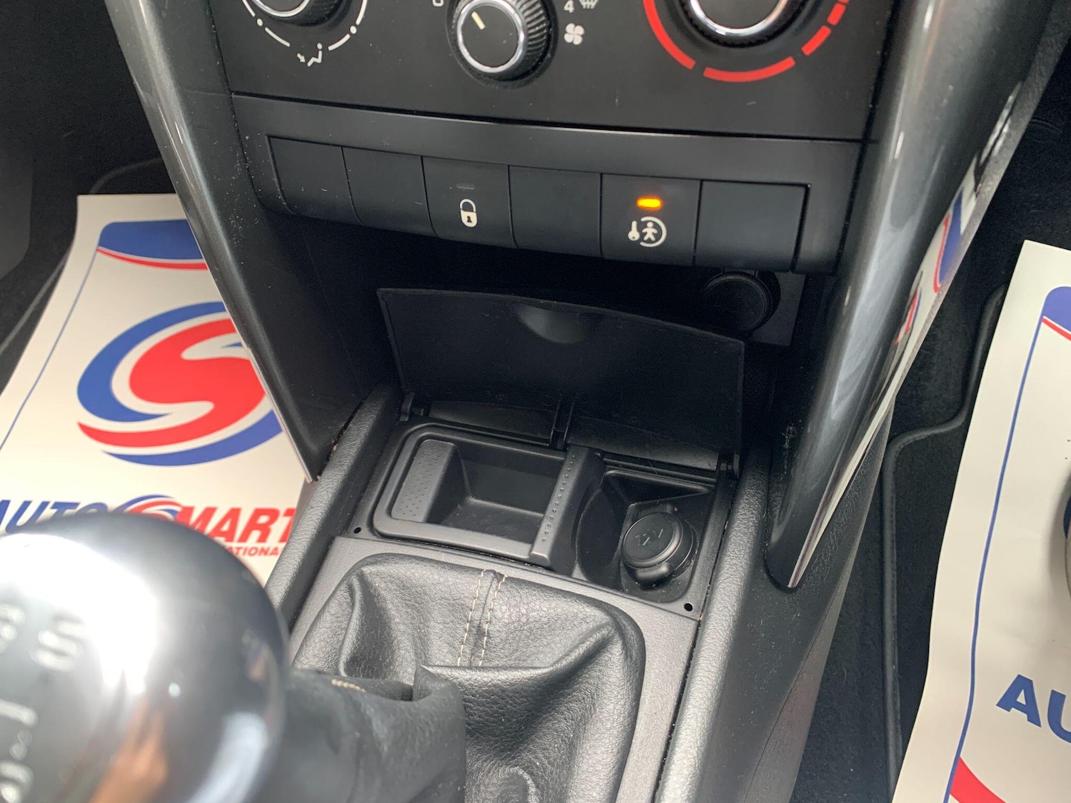 Used Peugeot 207 2010 for sale - 76592193: Photo 19