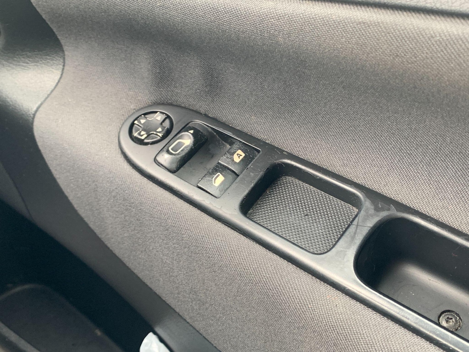 Used Peugeot 207 2010 for sale - 76592193: Photo 20