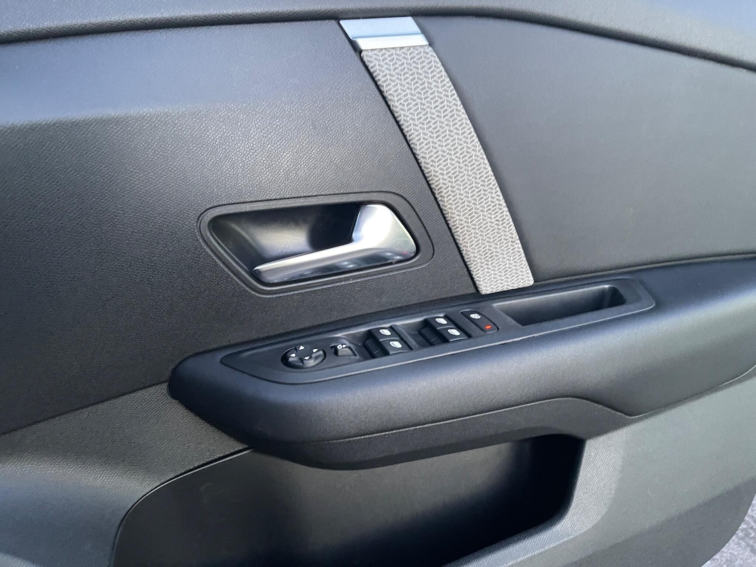 Used Citroen e-C4 2024 for sale - 77074734: Photo 41