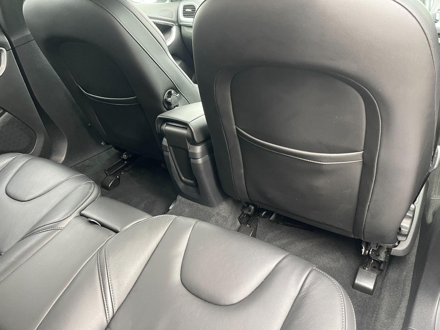 Used Volvo V40 2018 for sale - 76597326: Photo 15