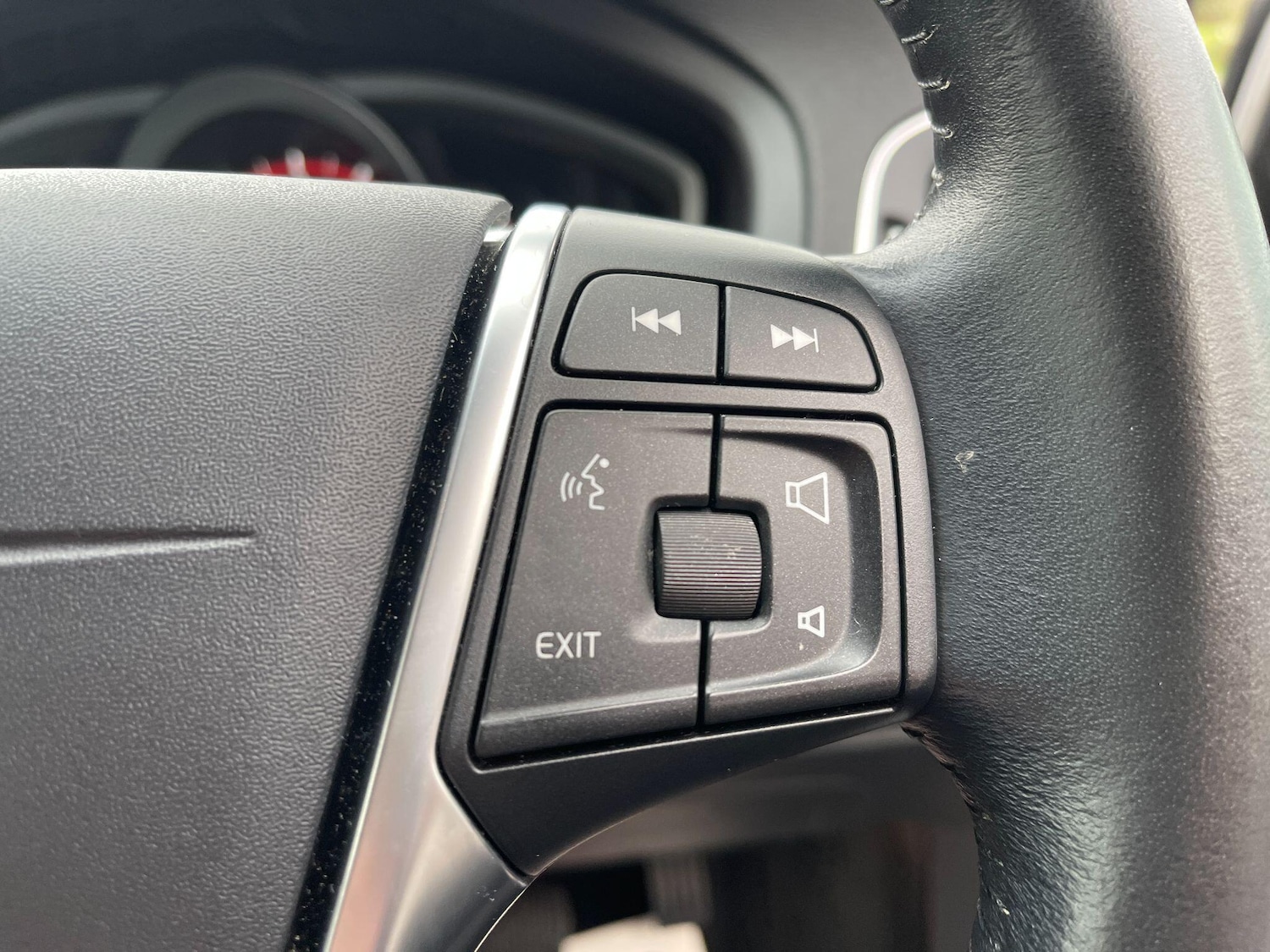 Used Volvo V40 2018 for sale - 76597326: Photo 20