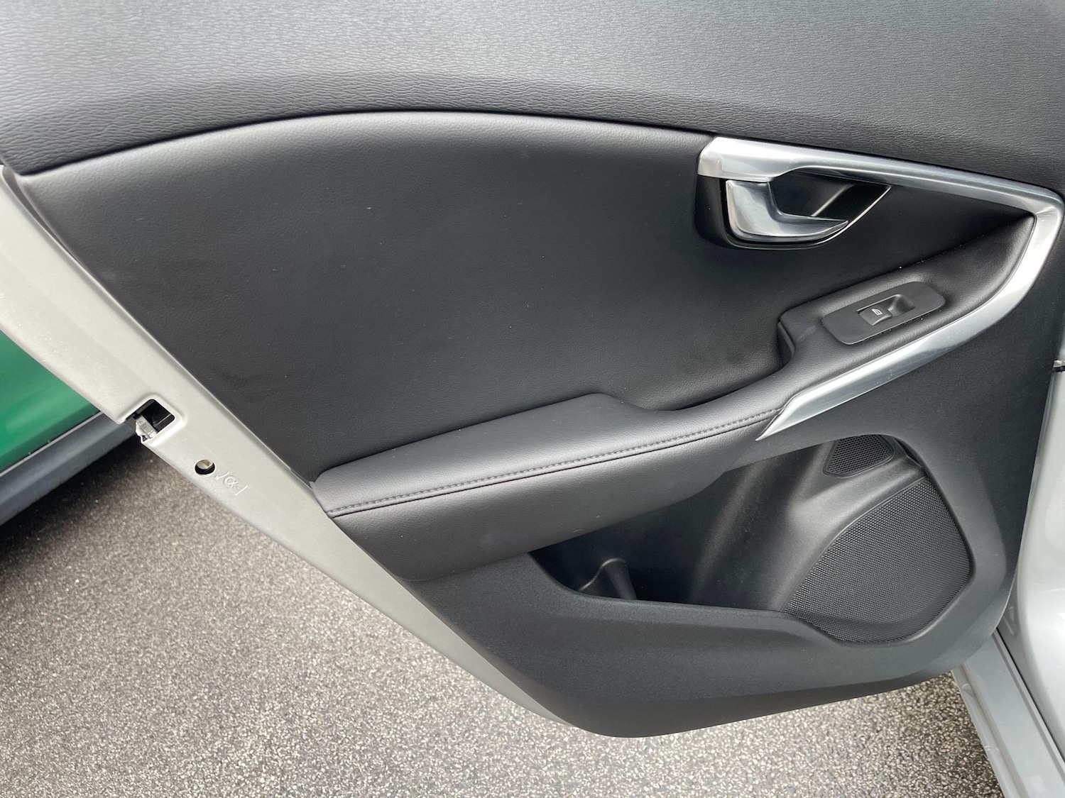 Used Volvo V40 2018 for sale - 76597326: Photo 25