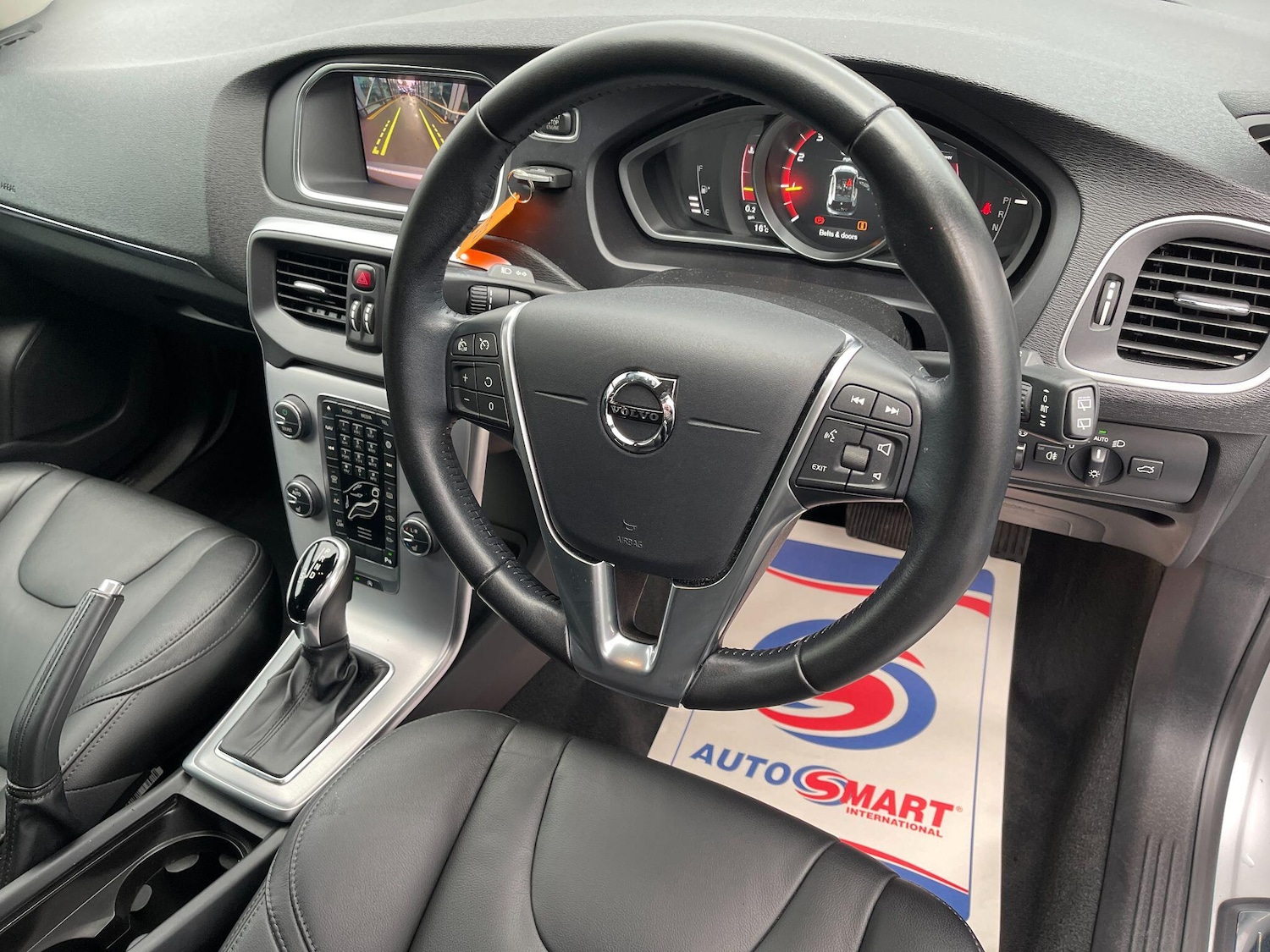 Used Volvo V40 2018 for sale - 76597326: Photo 38