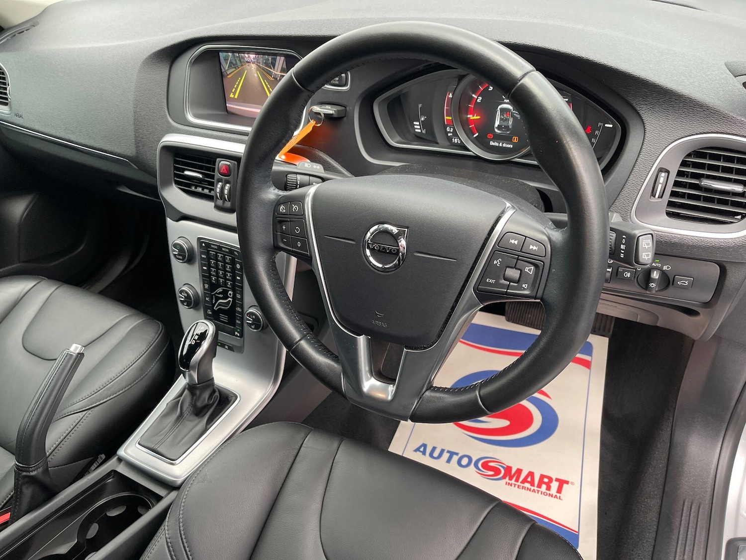 Used Volvo V40 2018 for sale - 76597326: Photo 39