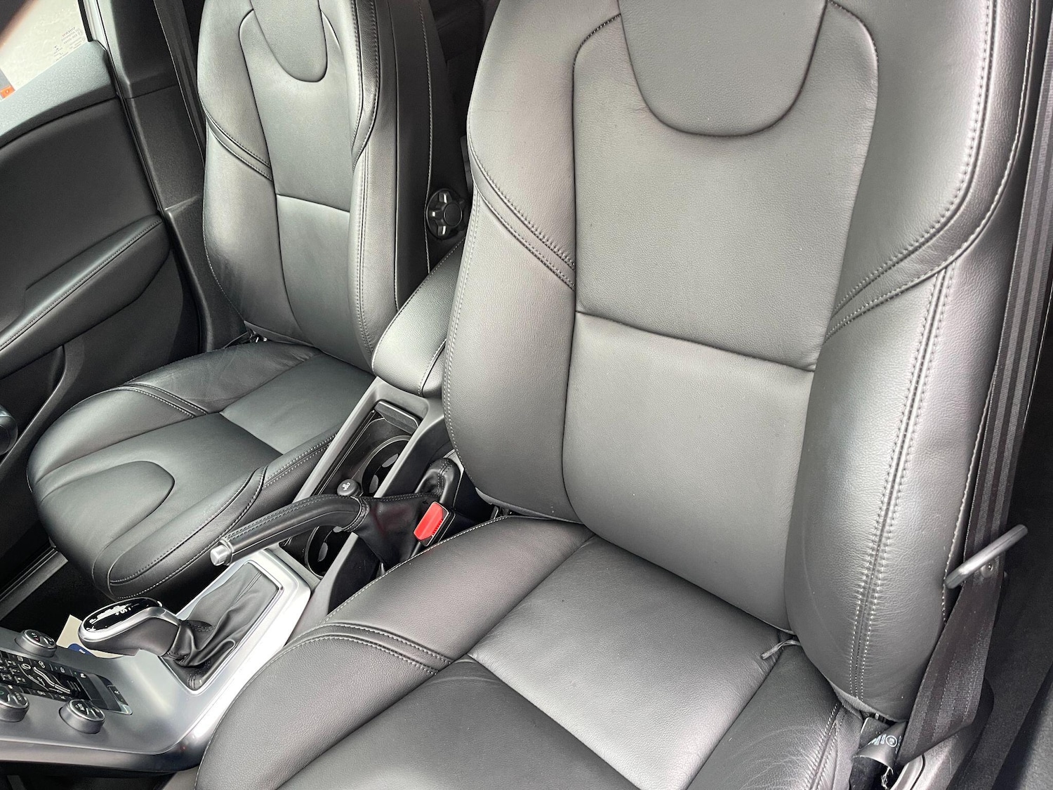 Used Volvo V40 2018 for sale - 76597326: Photo 40