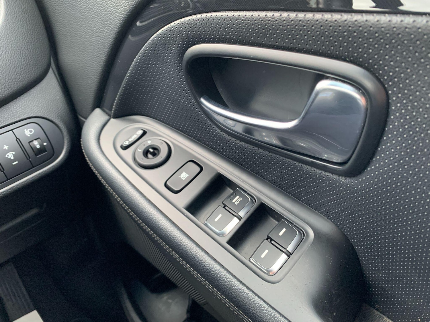 Used Kia Carens 2014 for sale - 76592579: Photo 12