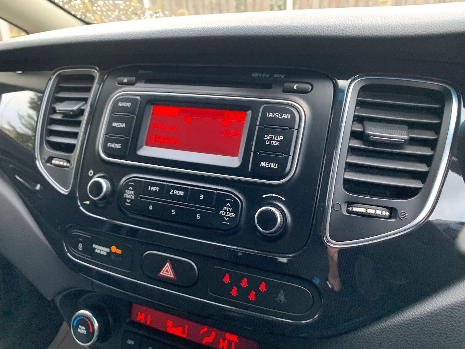 Used Kia Carens 2014 for sale - 76592579: Photo 9