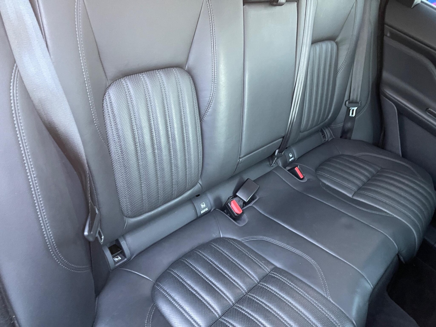 Used Jaguar F-Pace 2017 for sale - 76562457: Photo 15