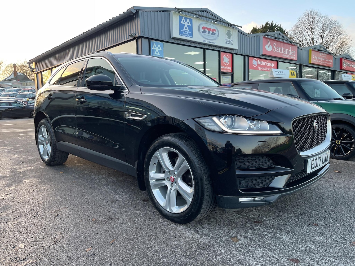 Used Jaguar F-Pace 2017 for sale - 76562457: Photo 2