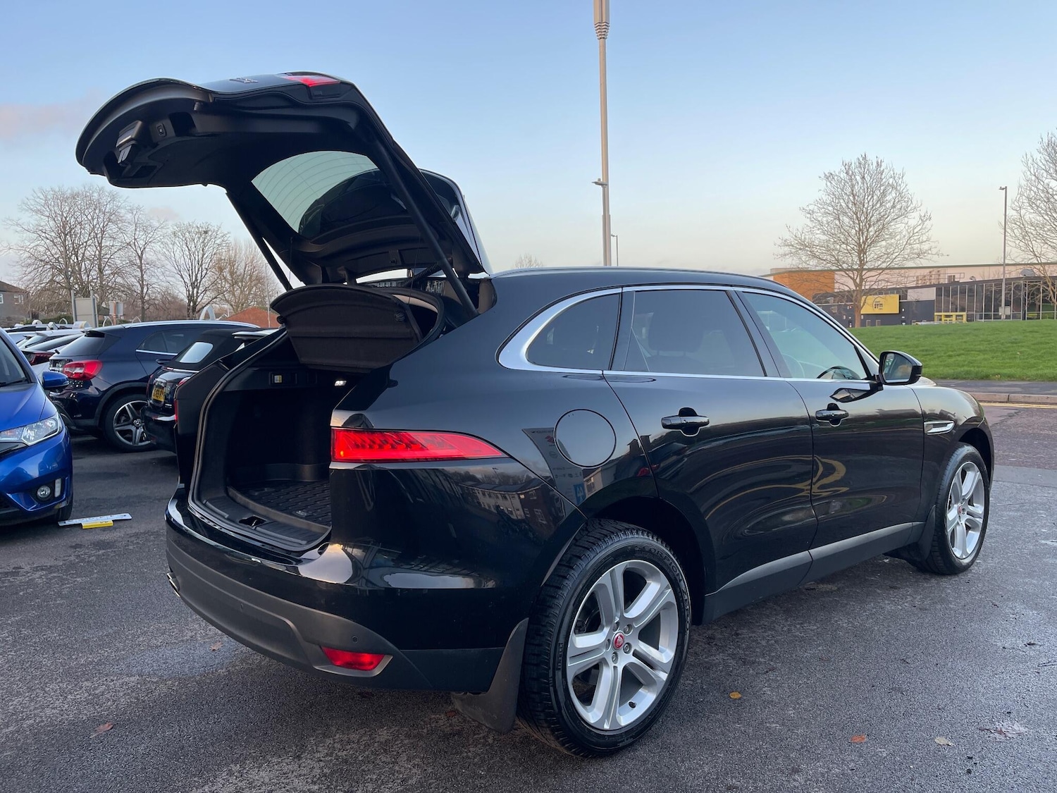 Used Jaguar F-Pace 2017 for sale - 76562457: Photo 35