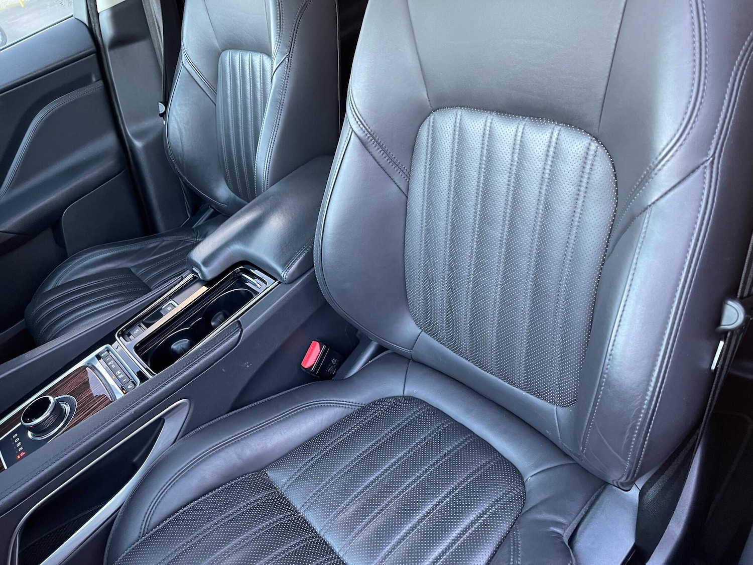 Used Jaguar F-Pace 2017 for sale - 76562457: Photo 42