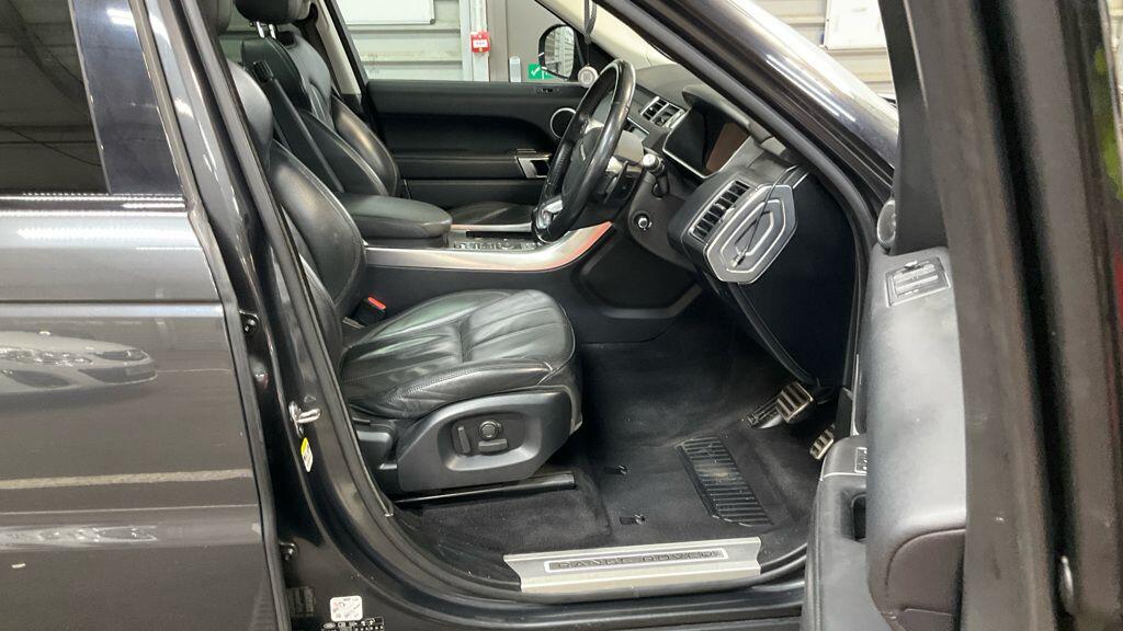 Used Land Rover Range Rover Sport 2016 for sale - 76380626: Photo 9