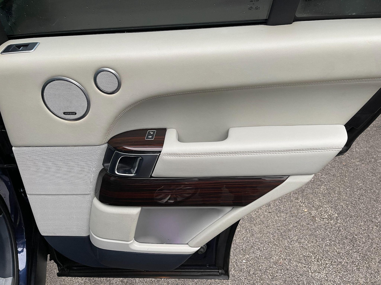 Vehicle 100