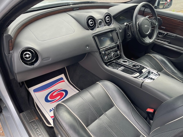 Used Jaguar XJ 2014 for sale - 75464227: Photo 28