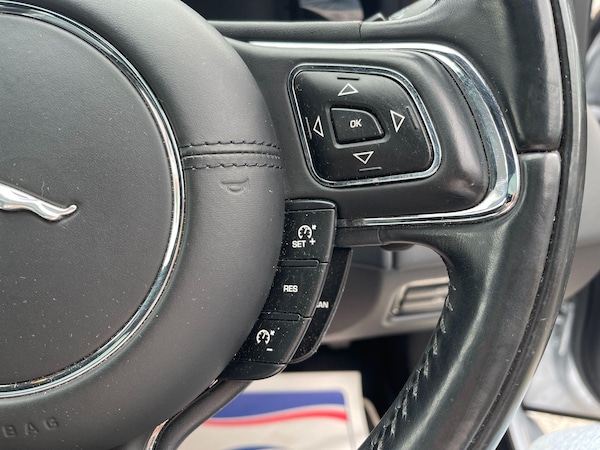 Used Jaguar XJ 2014 for sale - 75464227: Photo 45