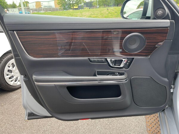 Used Jaguar XJ 2014 for sale - 75464227: Photo 48