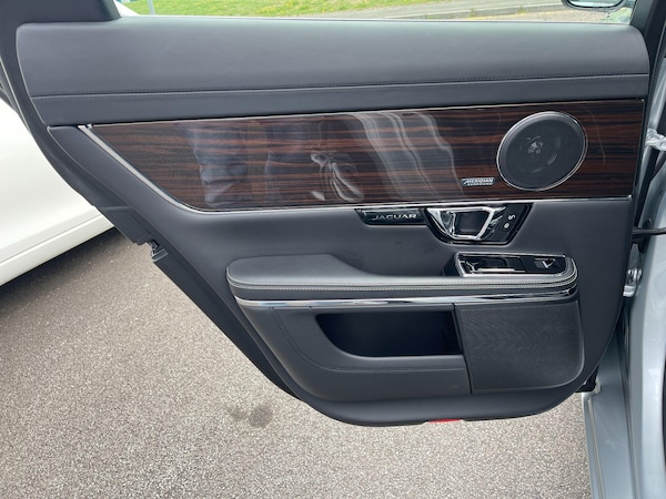 Used Jaguar XJ 2014 for sale - 75464227: Photo 49
