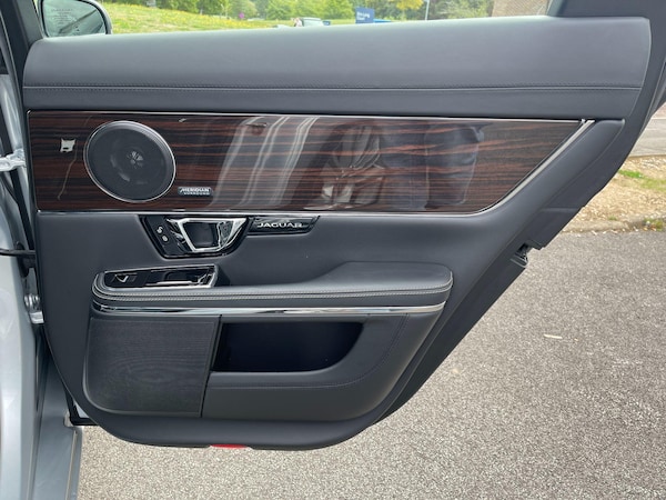 Used Jaguar XJ 2014 for sale - 75464227: Photo 50