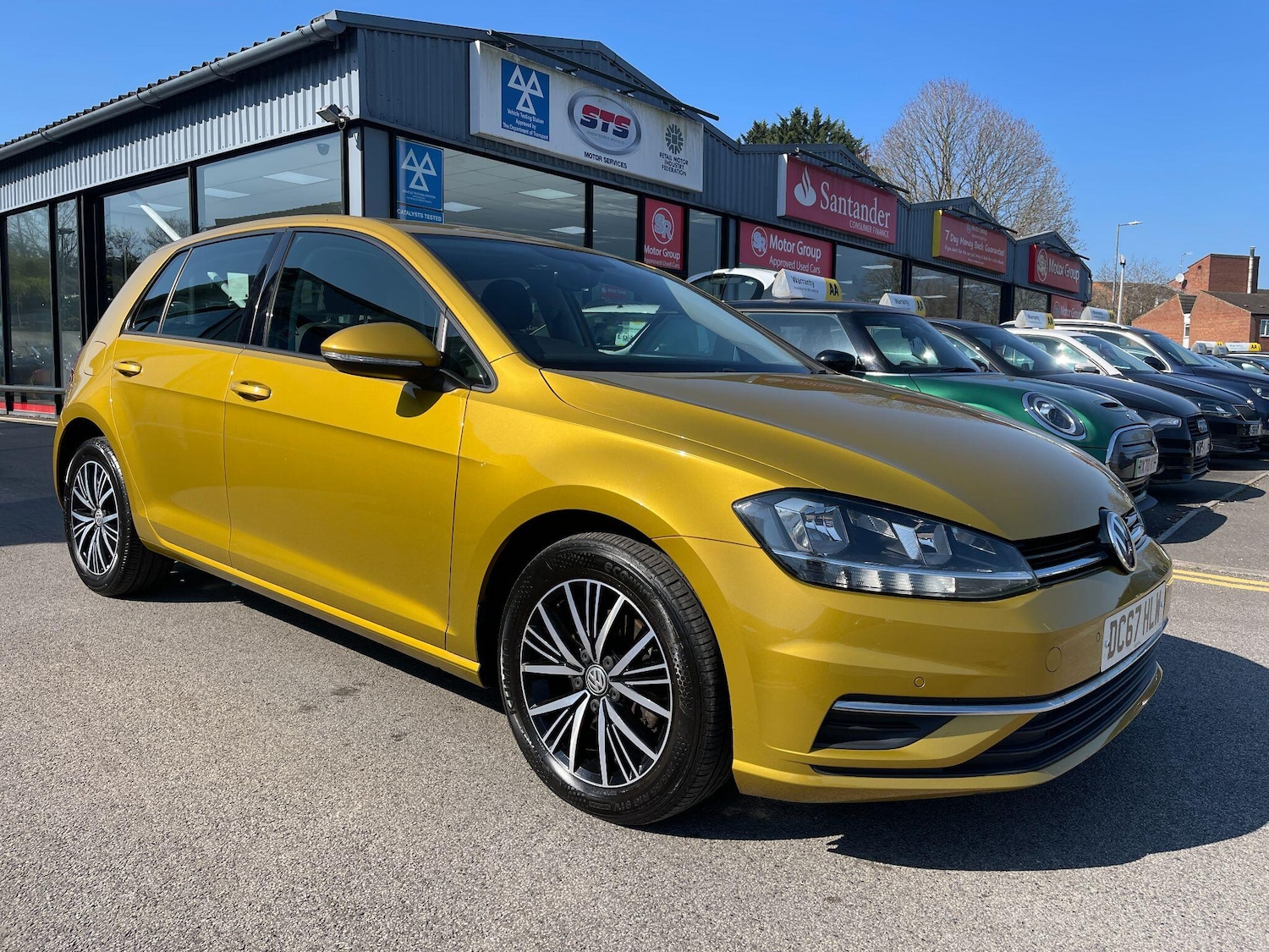 Used Volkswagen Golf 2017 for sale - 77977616: Photo 2
