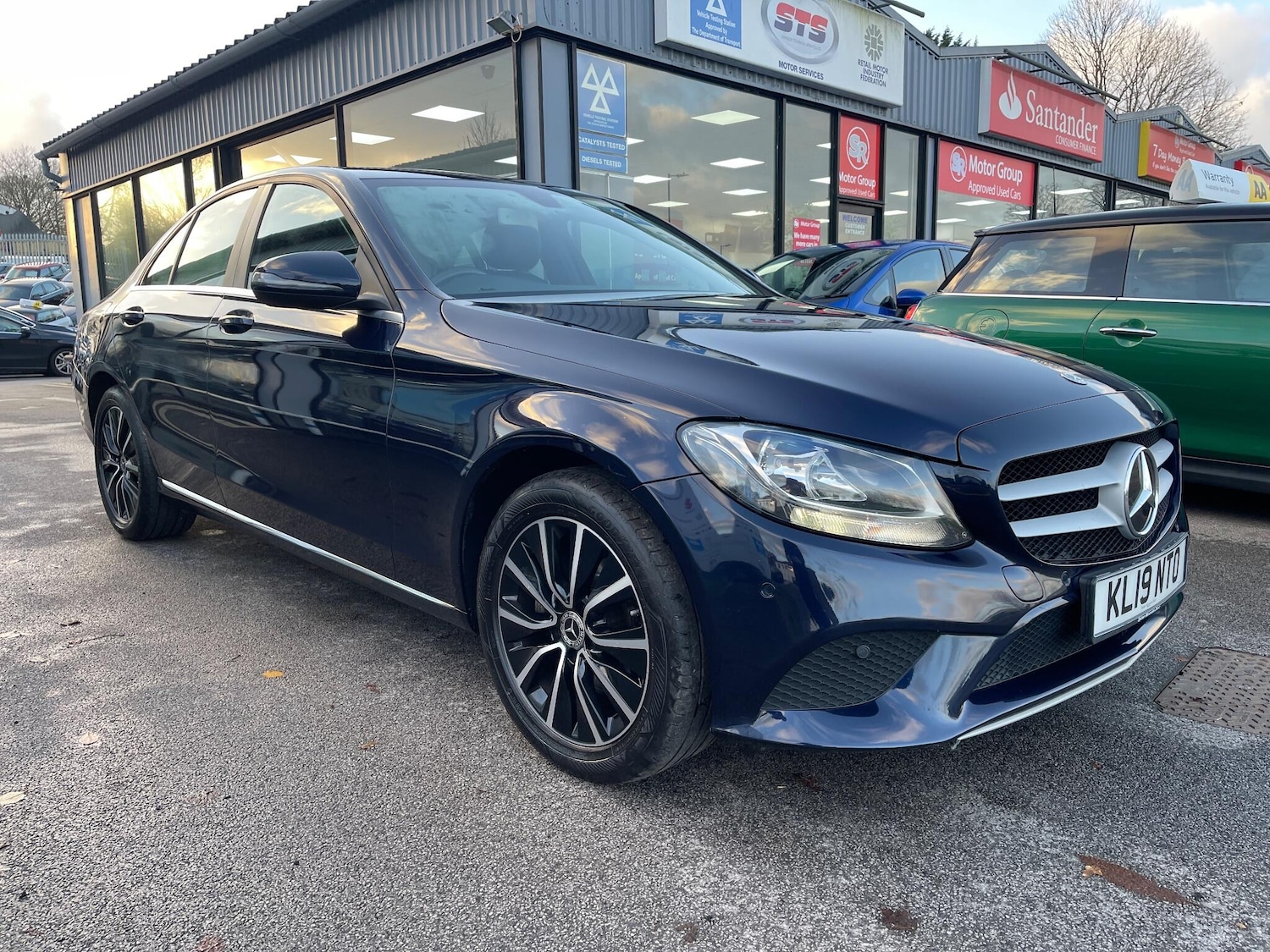 Used Mercedes-Benz C Class 2019 for sale - 76701007: Photo 2