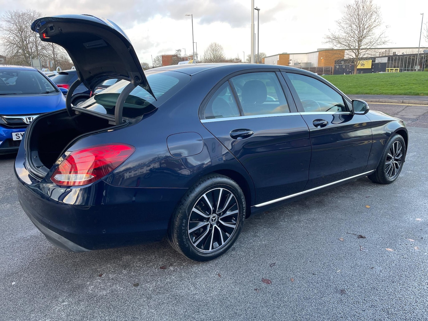 Used Mercedes-Benz C Class 2019 for sale - 76701007: Photo 42