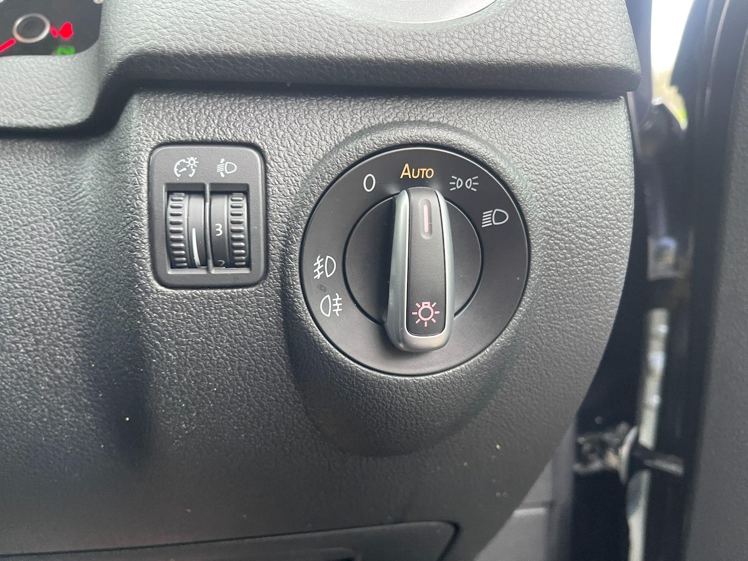 Used Volkswagen Tiguan 2015 for sale - 77484361: Photo 27