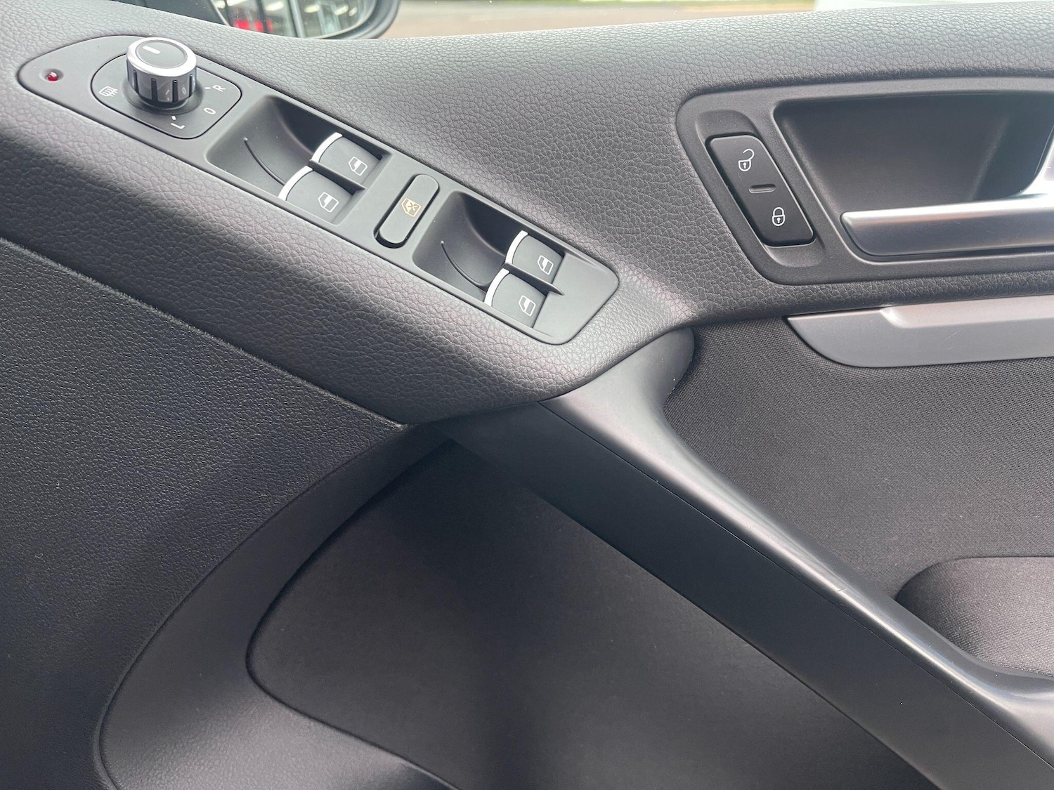 Used Volkswagen Tiguan 2015 for sale - 77484361: Photo 34