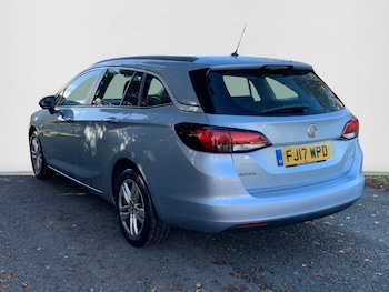 Used Vauxhall Astra 2017 for sale - 76270209: Photo